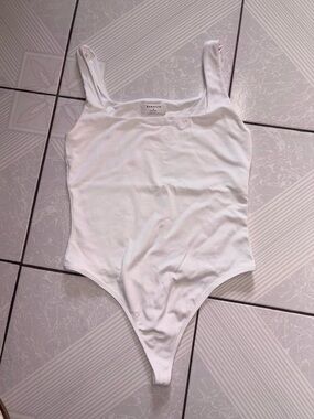 Aritzia Babaton White Ribbed Tank Kids One-Piece Bodysuit